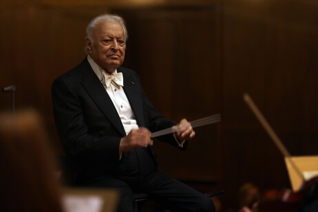 Zubin Mehta leads Belgrade Philharmonic Orchestra