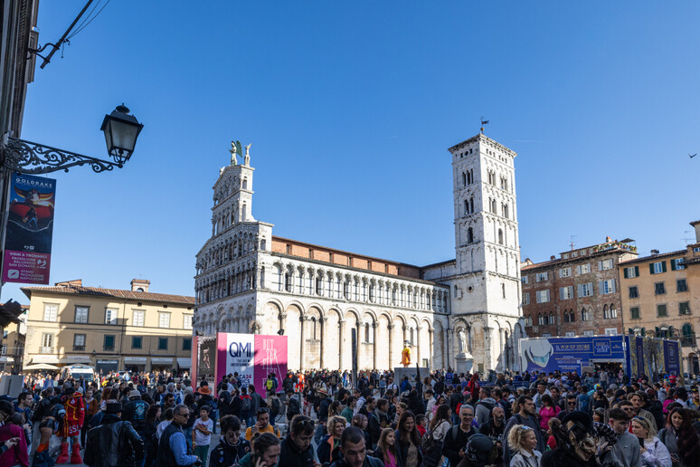 - RIPRODUZIONE RISERVATA